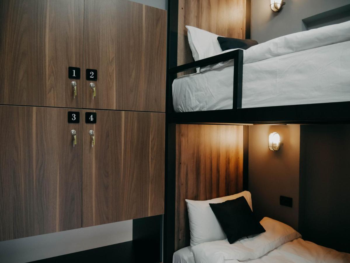 The Maze Hostel Тирана Екстер'єр фото