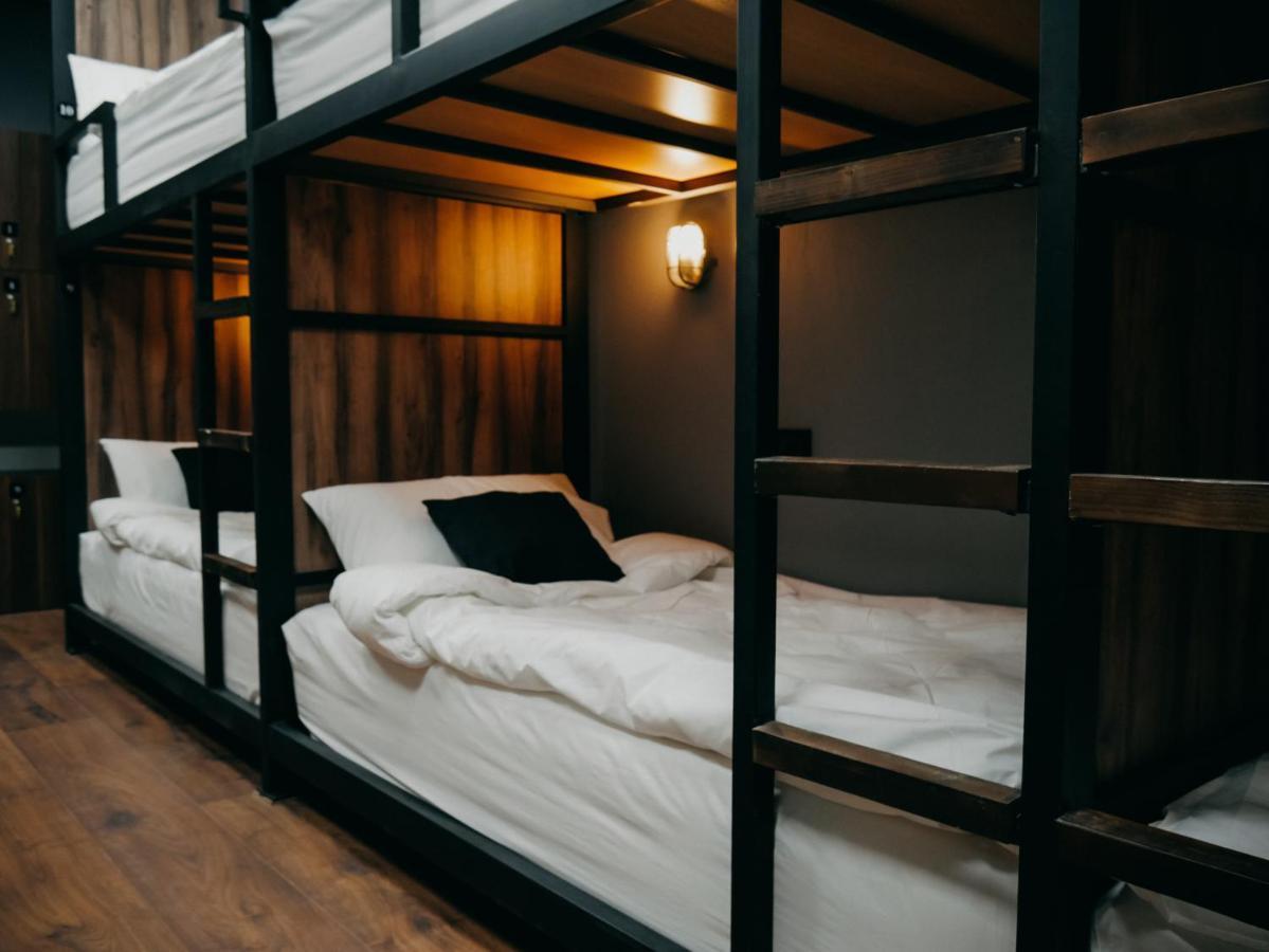 The Maze Hostel Тирана Екстер'єр фото