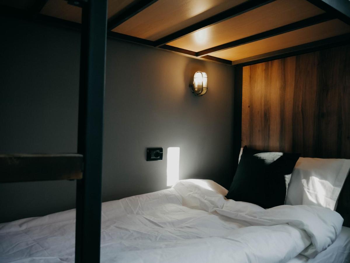 The Maze Hostel Тирана Екстер'єр фото