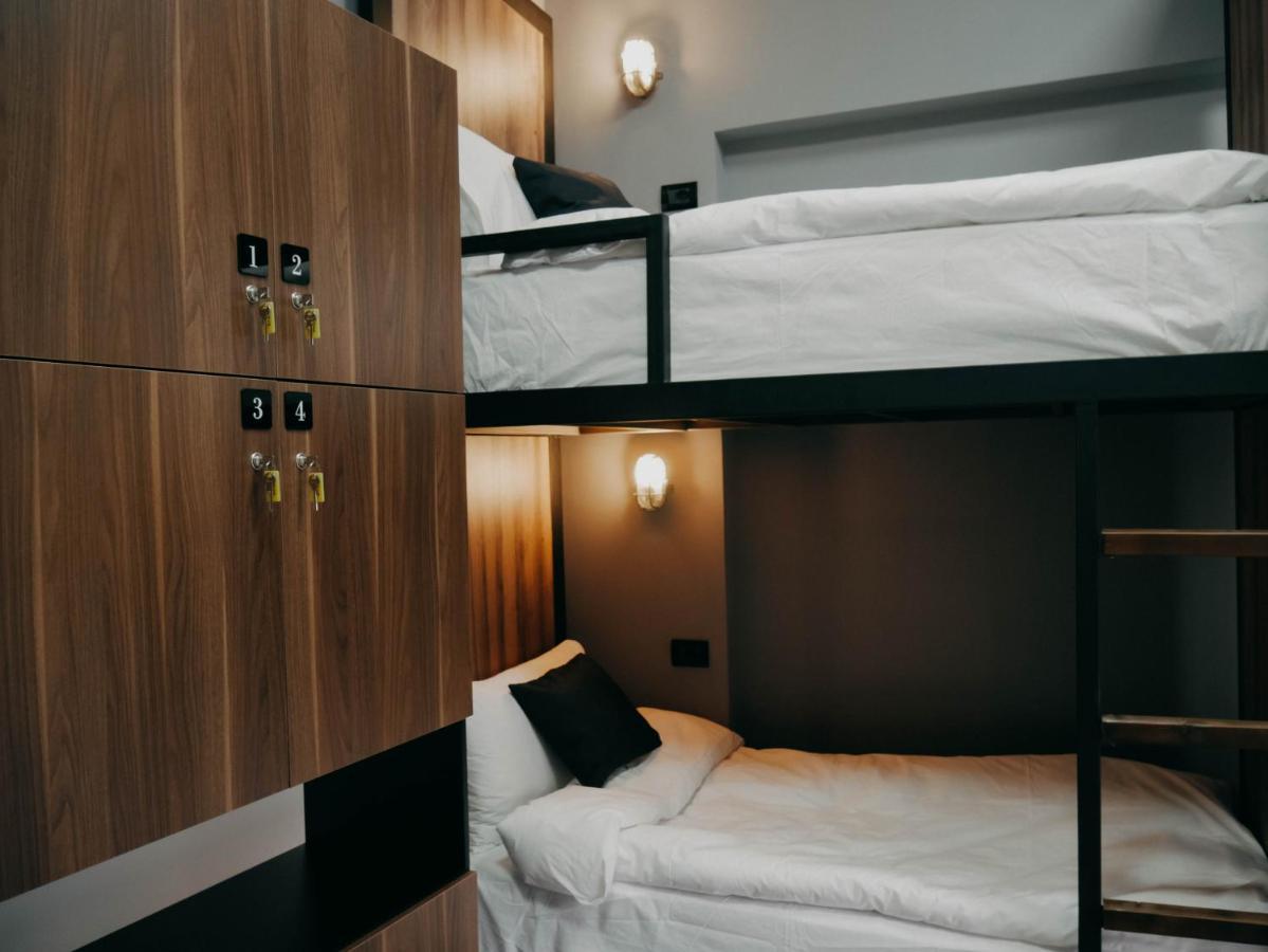 The Maze Hostel Тирана Екстер'єр фото