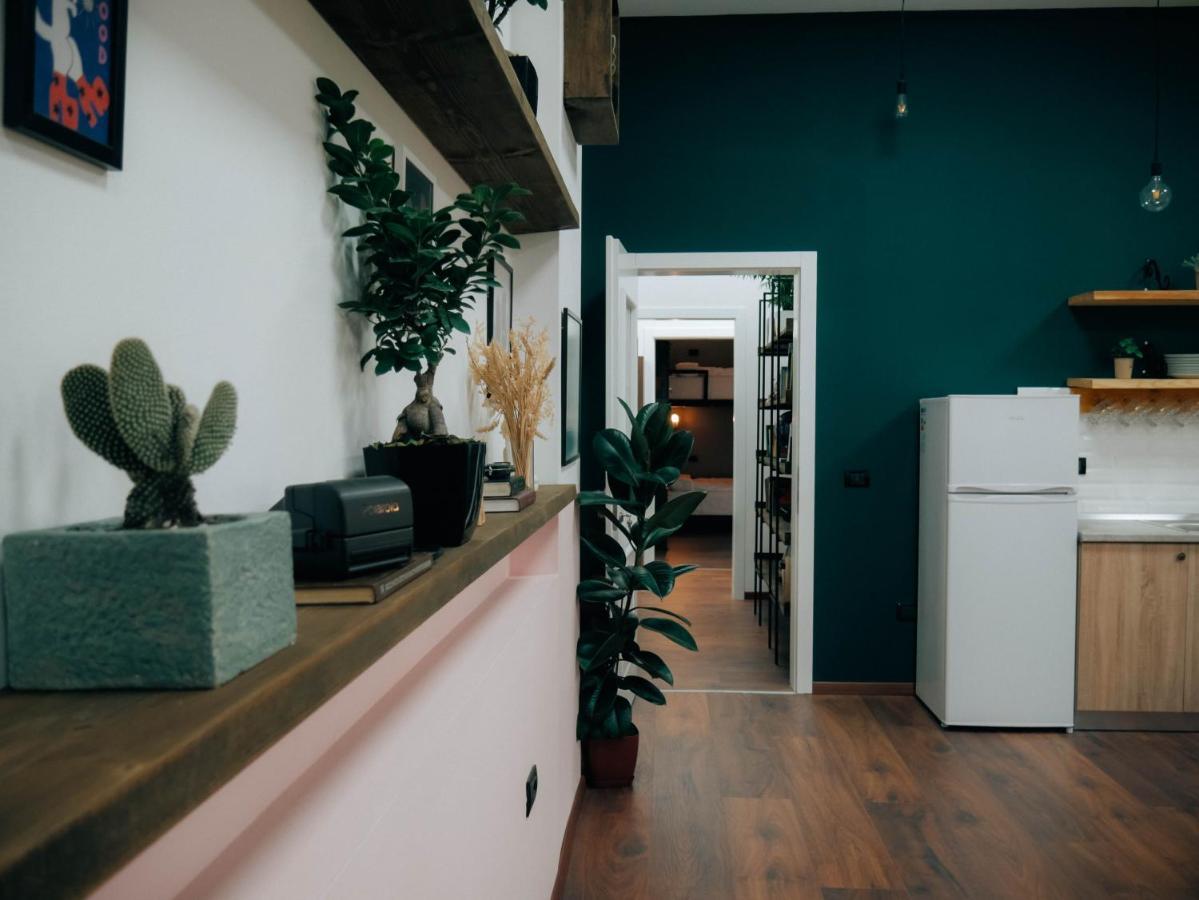 The Maze Hostel Тирана Екстер'єр фото