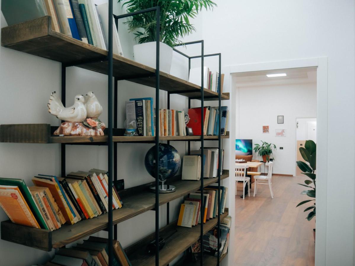 The Maze Hostel Тирана Екстер'єр фото