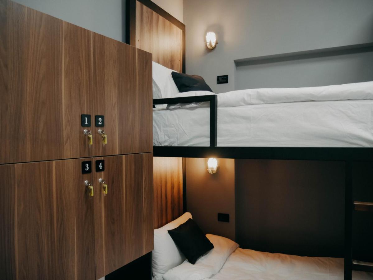 The Maze Hostel Тирана Екстер'єр фото
